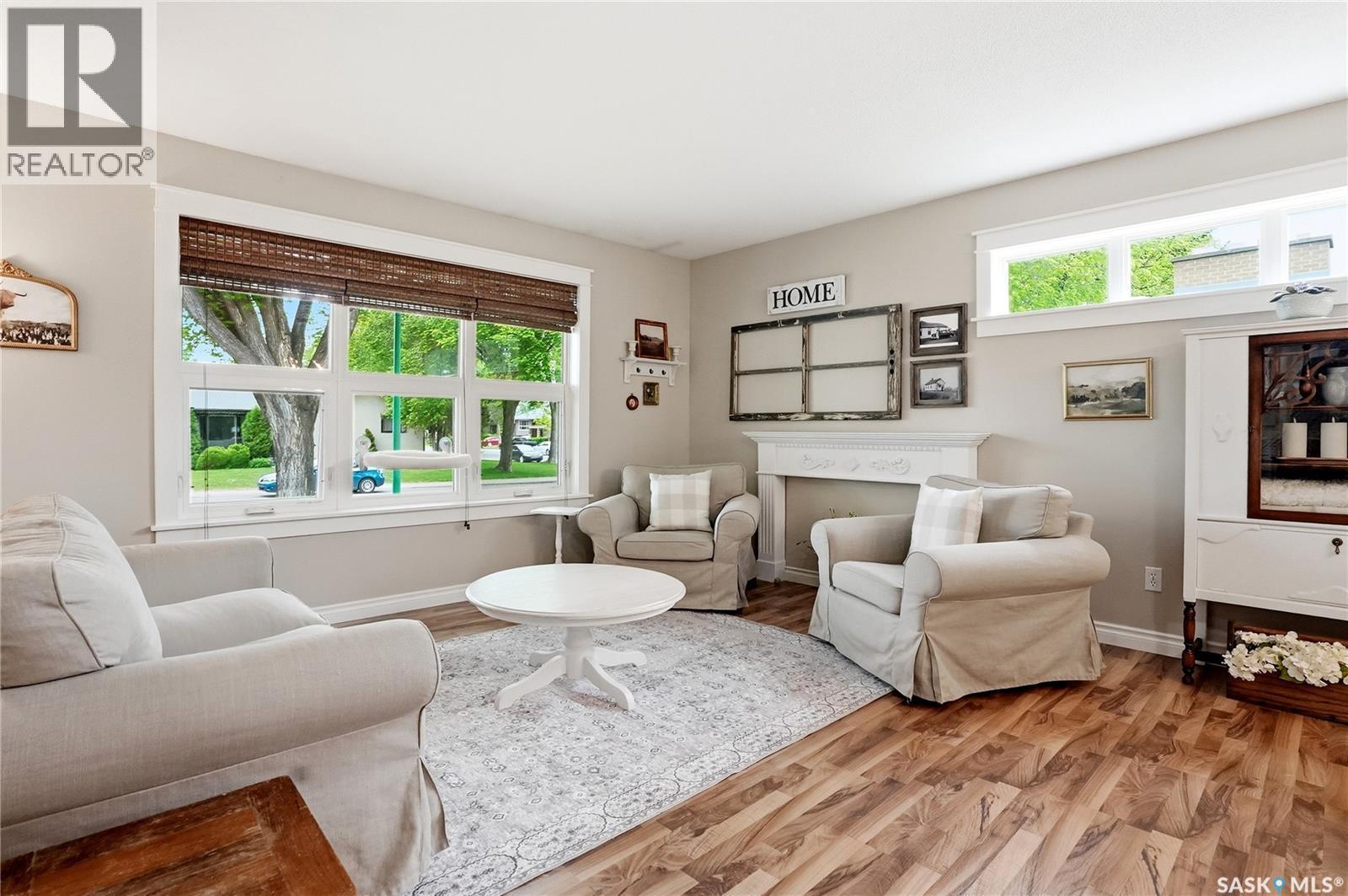 328 Carleton Drive, Saskatoon, SK