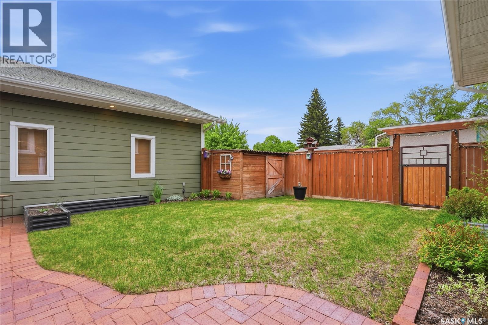 328 Carleton Drive, Saskatoon, SK