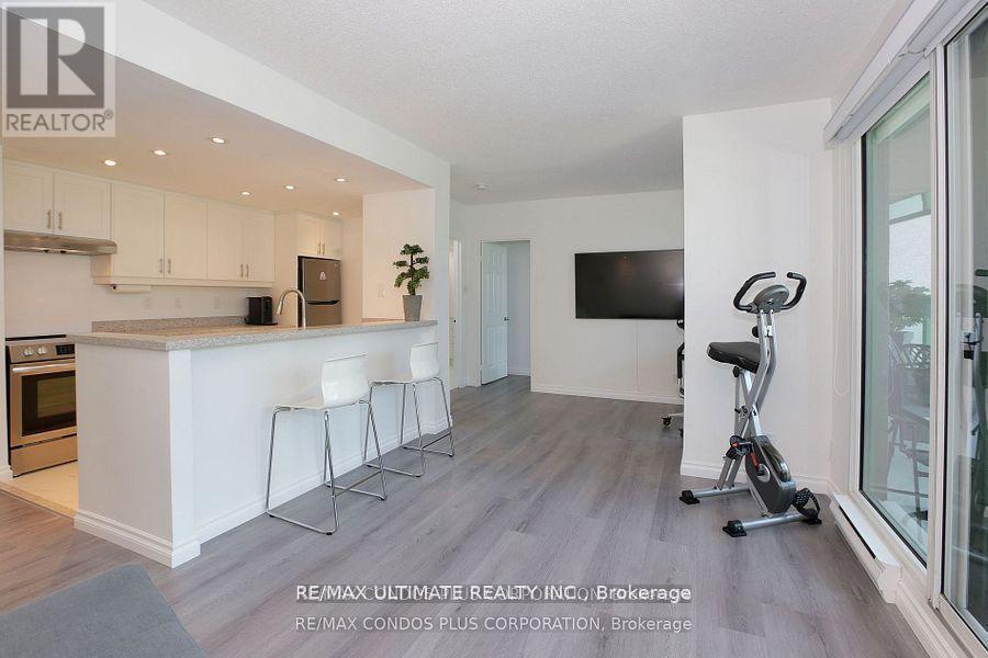 601 - 77 Harbour Square, Toronto, ON