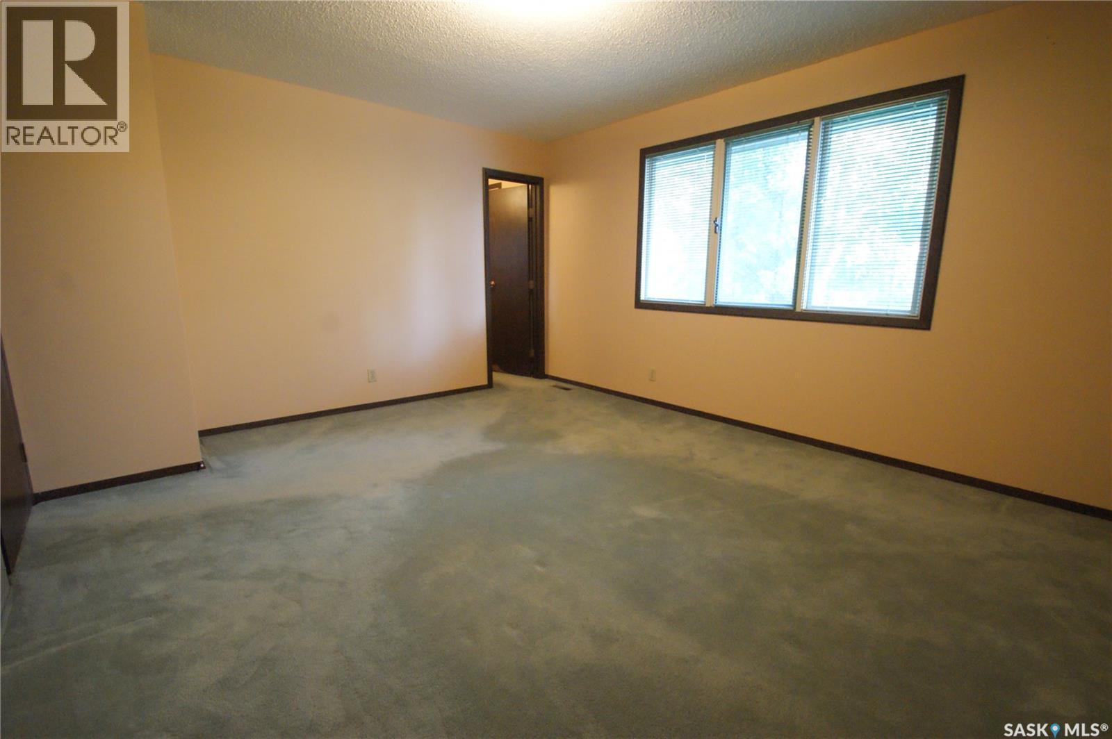 99 Assiniboine Drive, Saskatoon, SK