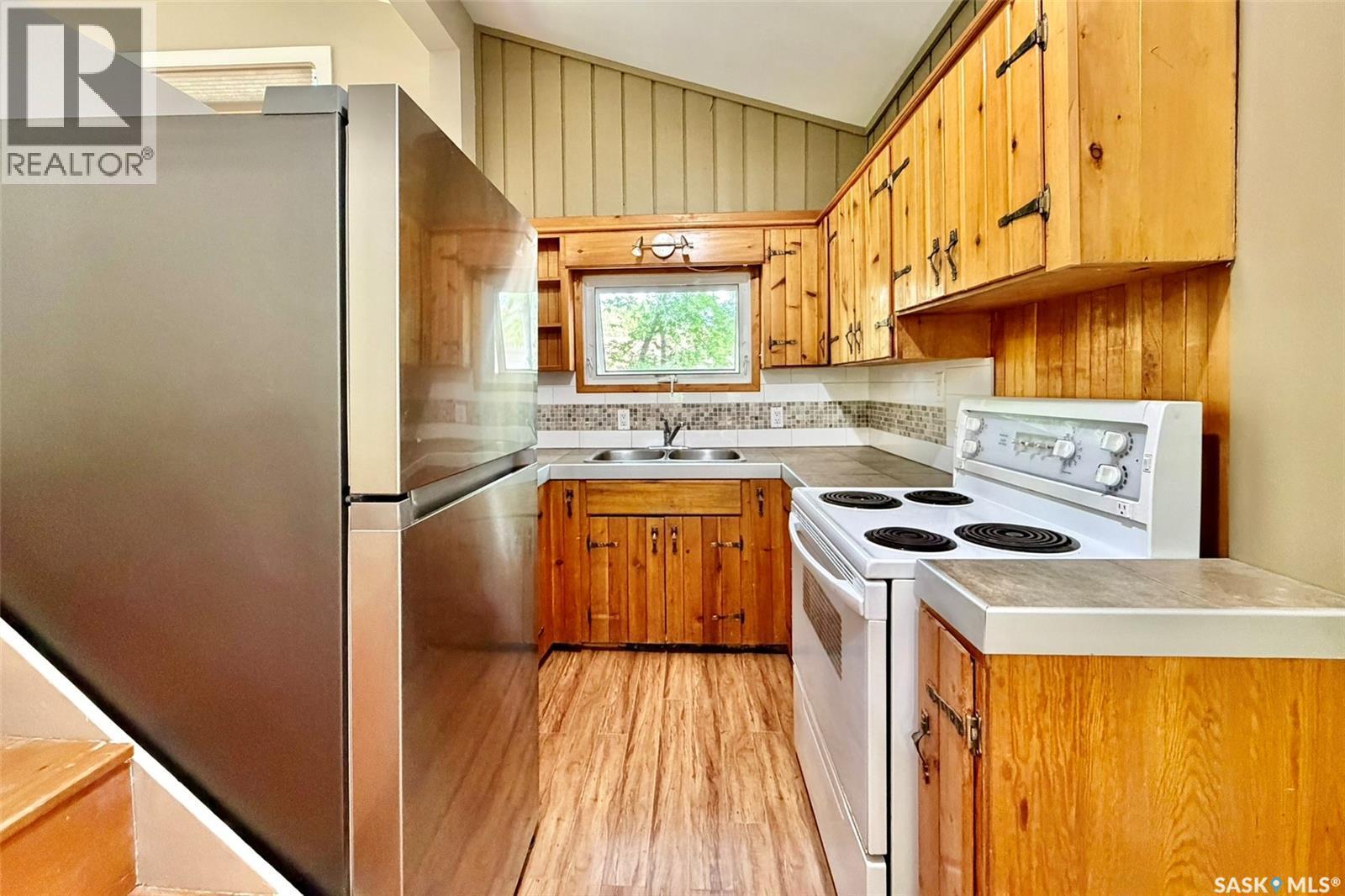 458 7Th Street E, Regina Beach, SK