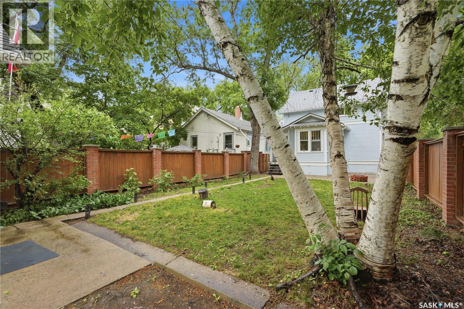 734 10Th Street E, Saskatoon, SK