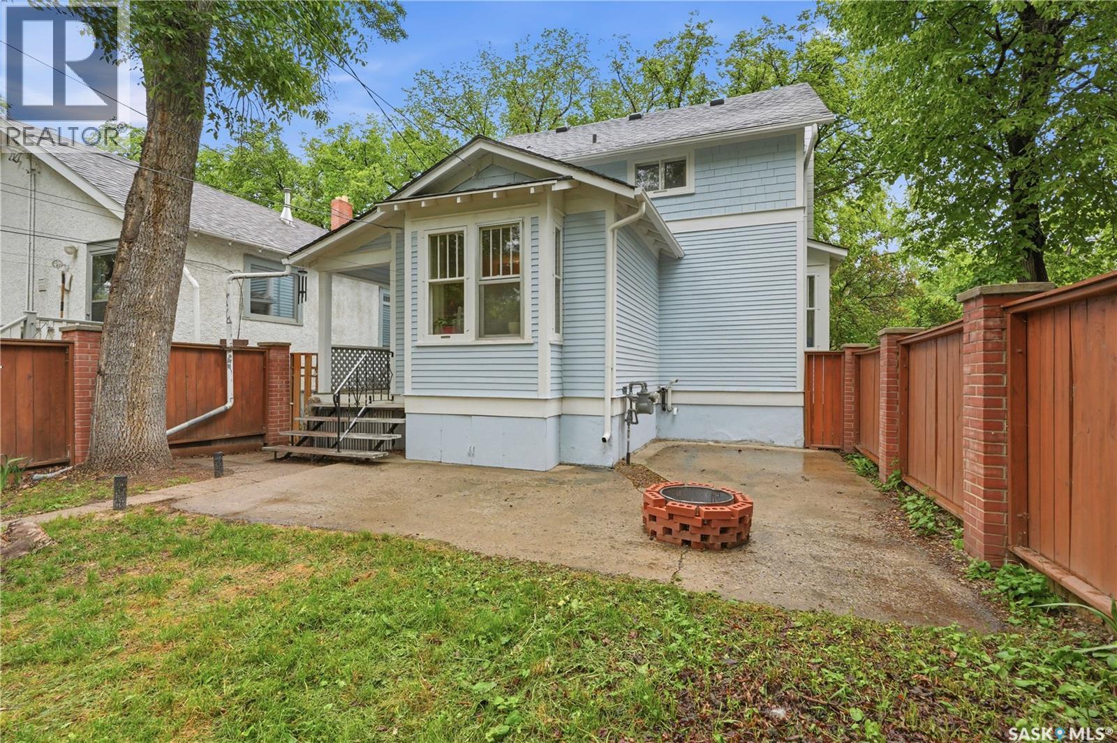 734 10Th Street E, Saskatoon, SK