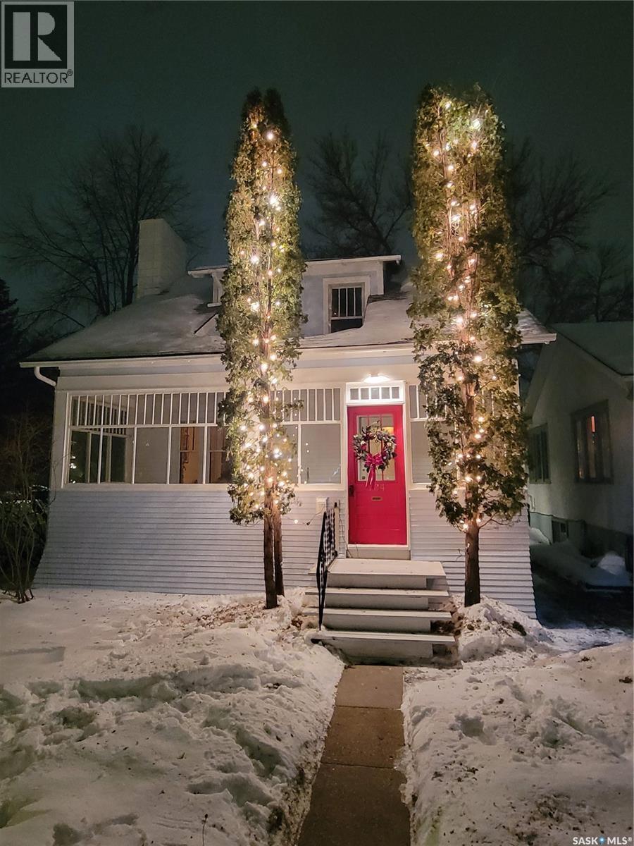 734 10Th Street E, Saskatoon, SK