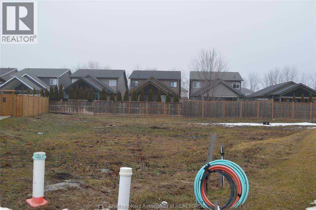 33 Champlain Court, Chatham, ON