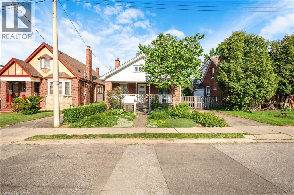 Front house - 295 Keswick Court, Hamilton, ON