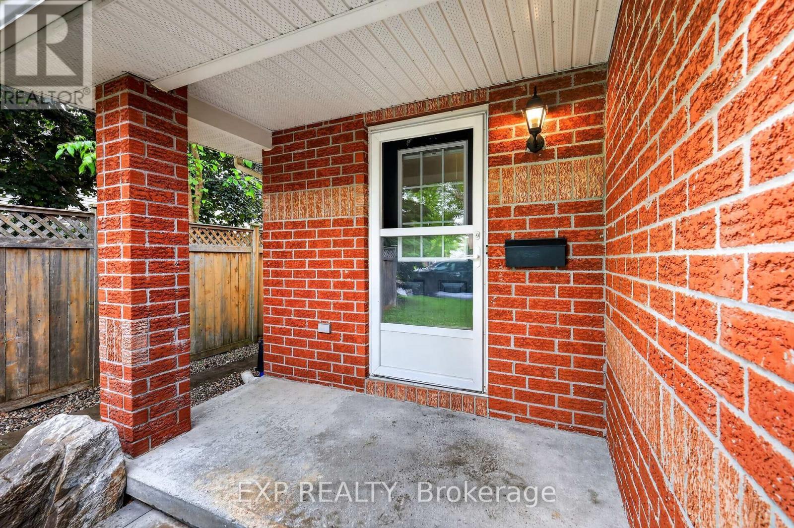 11 Boulder Way, Ottawa, ON