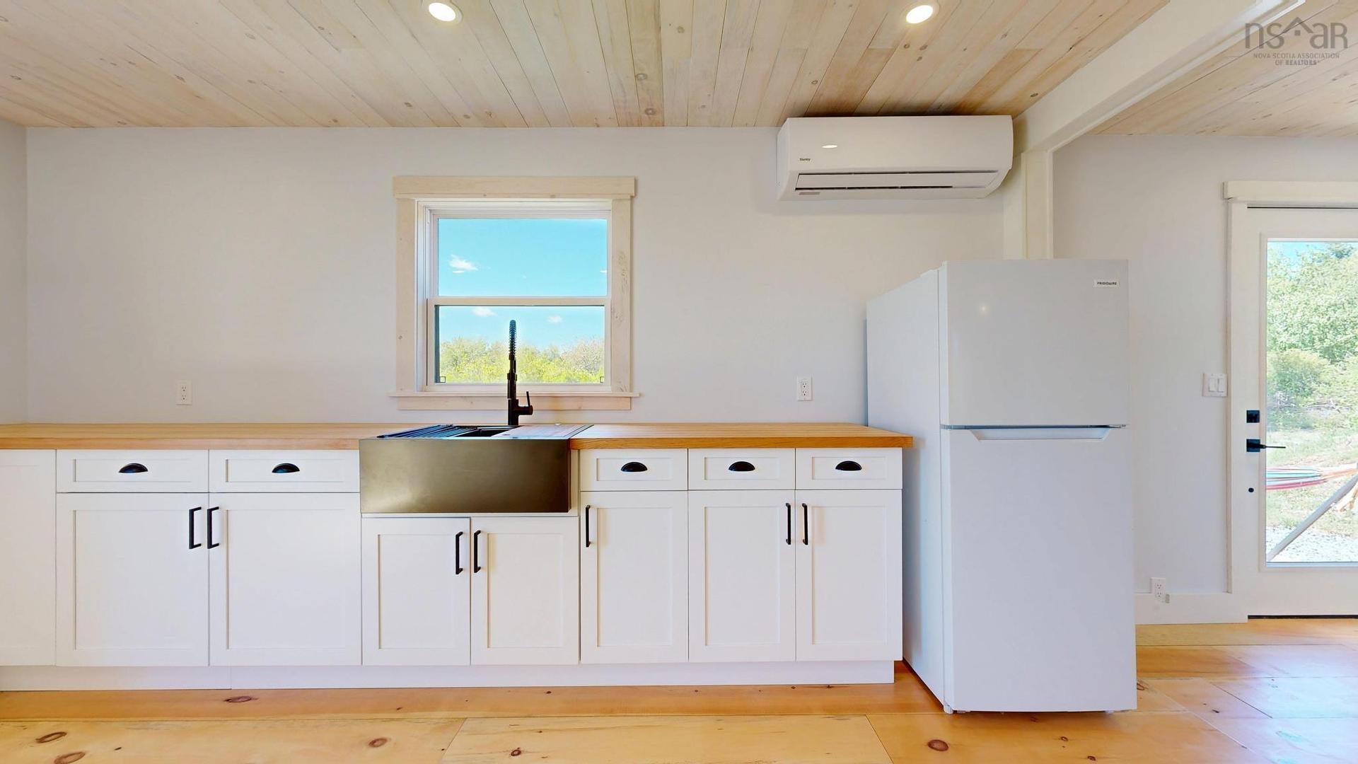 31 Shore View Drive, Beach Meadows, NS
