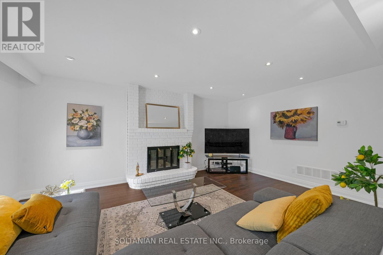 12 Dorian Place, Vaughan, ON