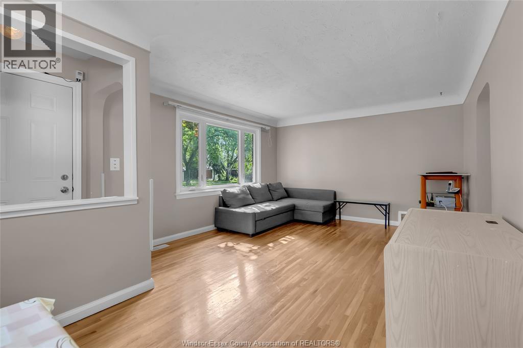 3331 Longfellow, Windsor, ON