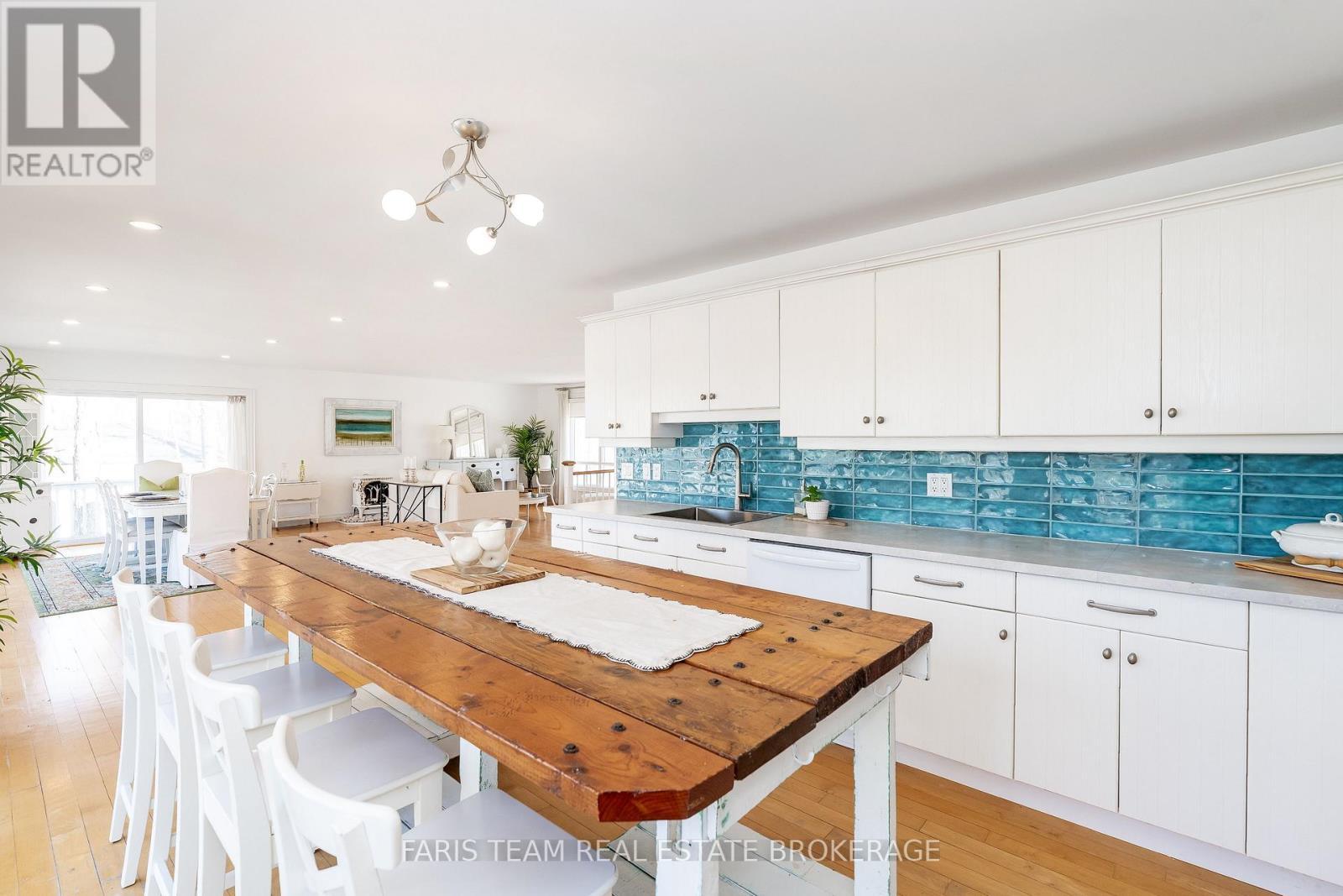104 Silver Birch Drive, Tiny, ON