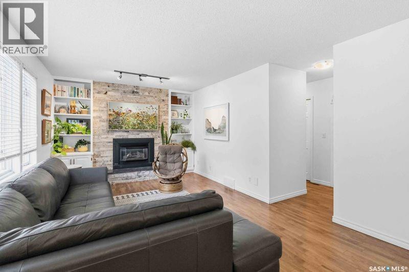 142 Neusch Crescent, Saskatoon, SK
