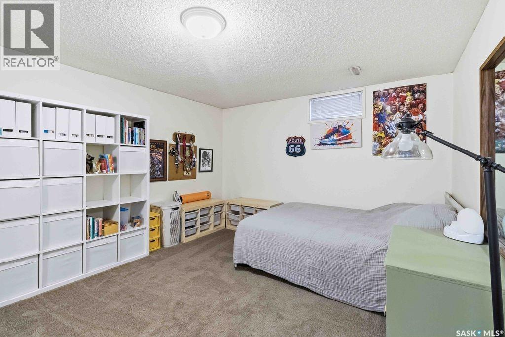 142 Neusch Crescent, Saskatoon, SK