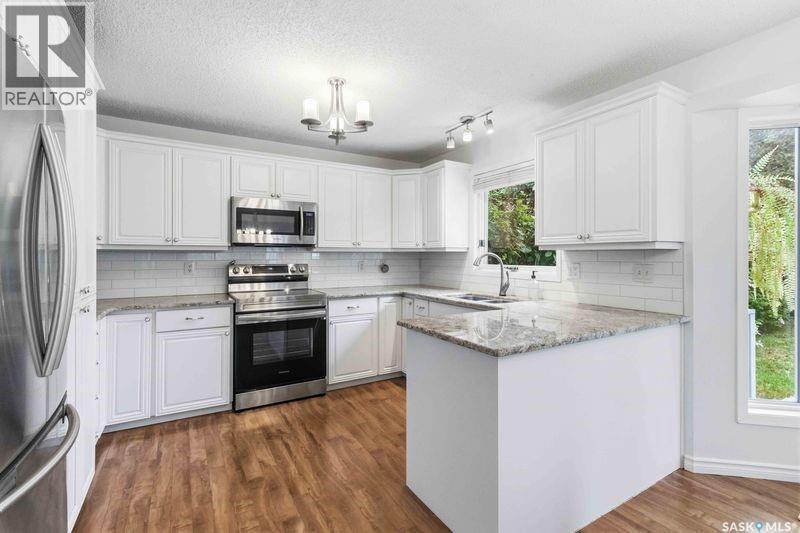 142 Neusch Crescent, Saskatoon, SK