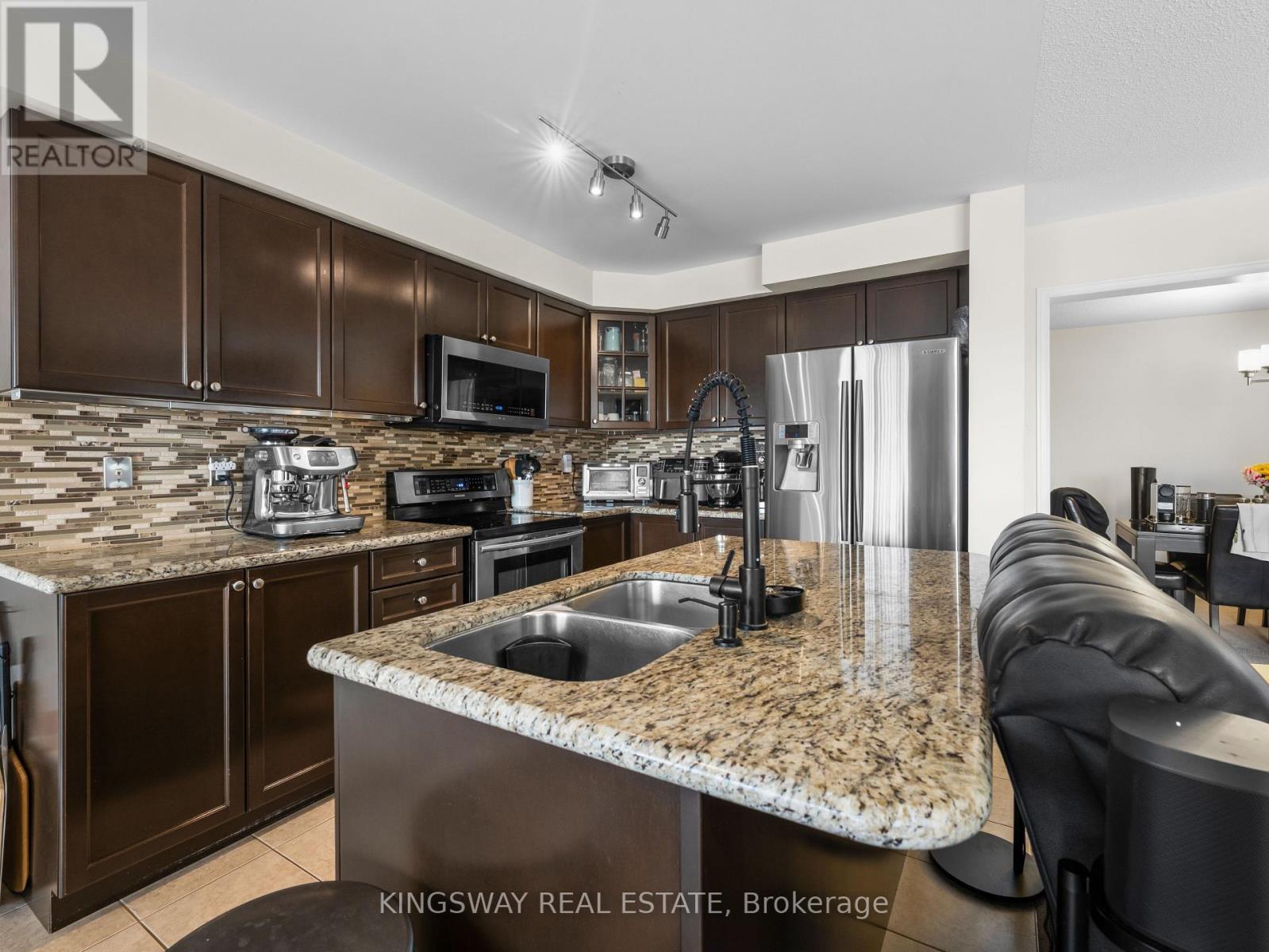 57 Harbourside Drive, Whitby, ON - Indoor Photo Showing Kitchen With Stainless Steel Kitchen With Double Sink With Upgraded Kitchen