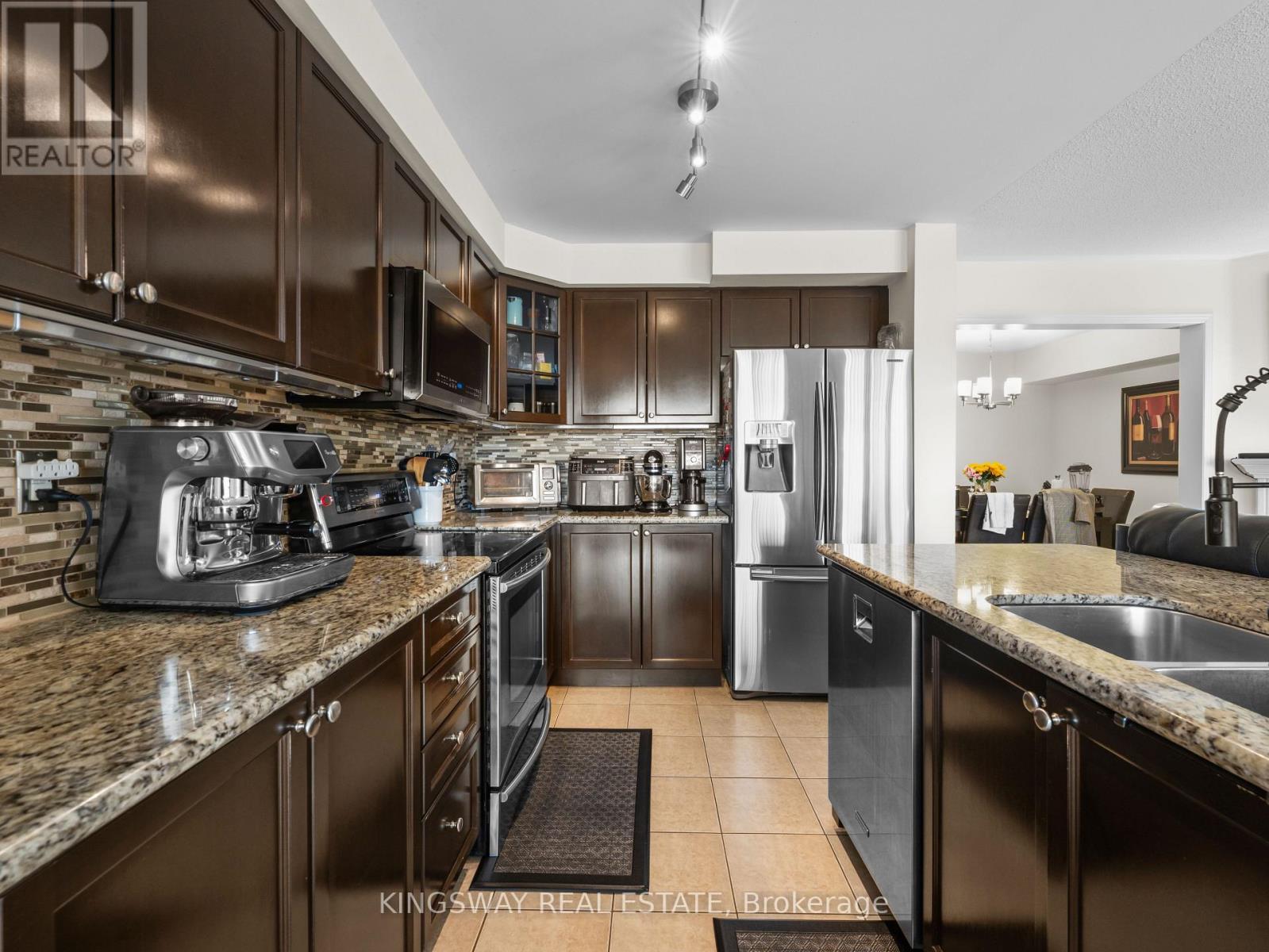 57 Harbourside Drive, Whitby, ON - Indoor Photo Showing Kitchen With Stainless Steel Kitchen With Double Sink With Upgraded Kitchen