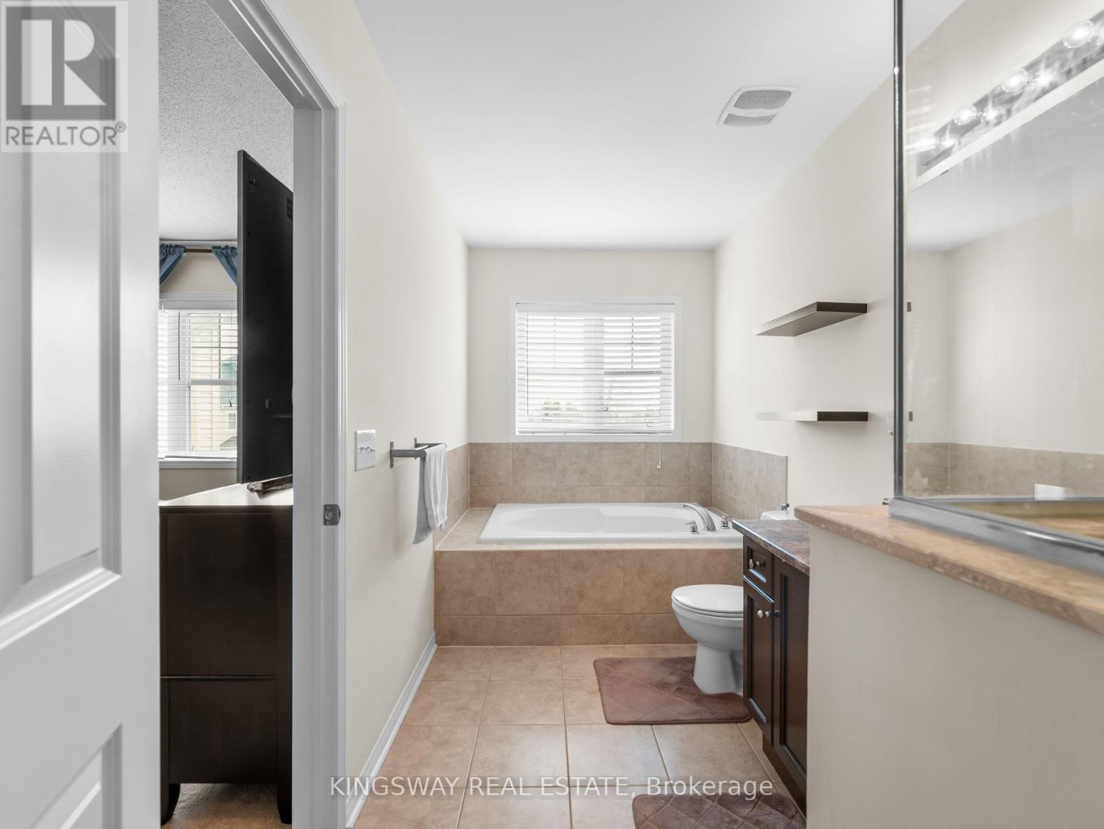 57 Harbourside Drive, Whitby, ON - Indoor Photo Showing Bathroom