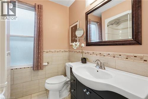 71 Aikman Avenue, Hamilton, ON - Indoor Photo Showing Bathroom