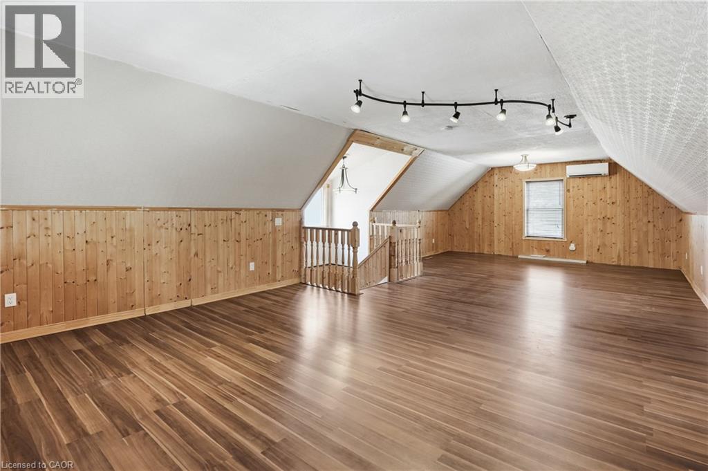 71 Aikman Avenue, Hamilton, ON - Indoor Photo Showing Other Room