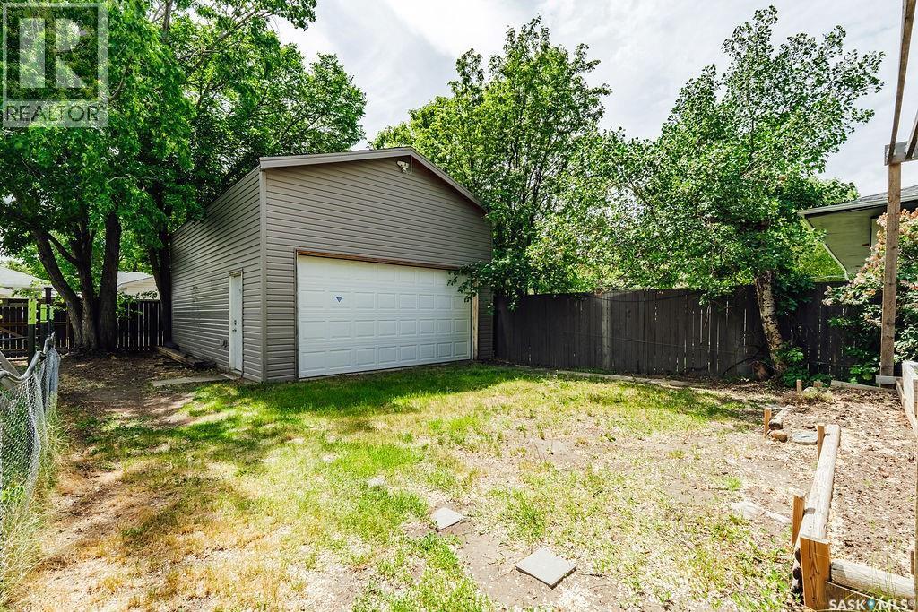 1426 12Th Street E, Saskatoon, SK