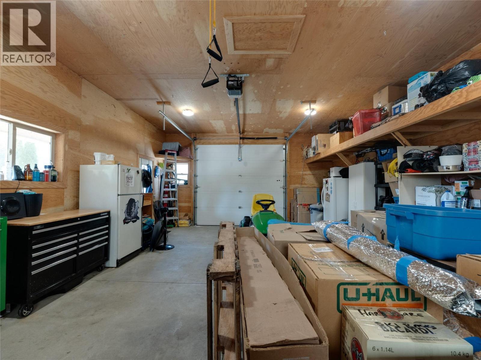 955 Cedar Brae Road, Glade, BC - Indoor Photo Showing Garage