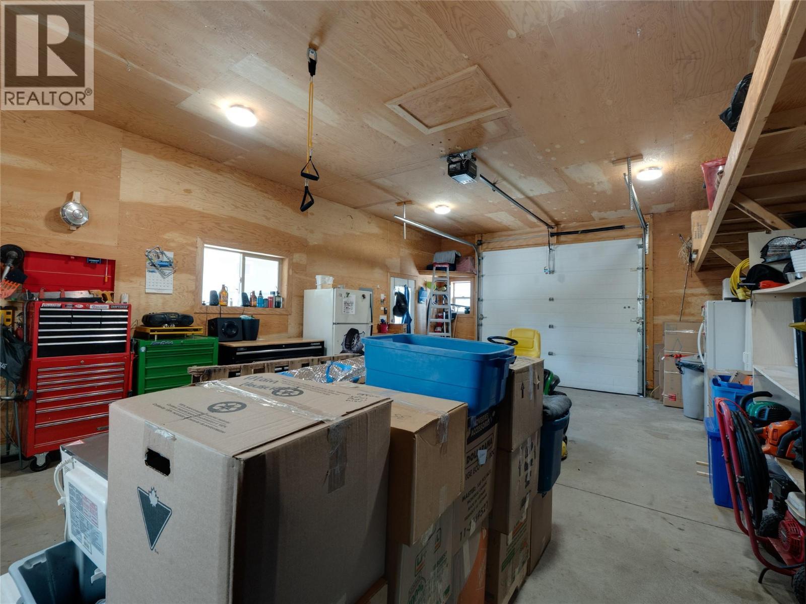 955 Cedar Brae Road, Glade, BC - Indoor Photo Showing Garage