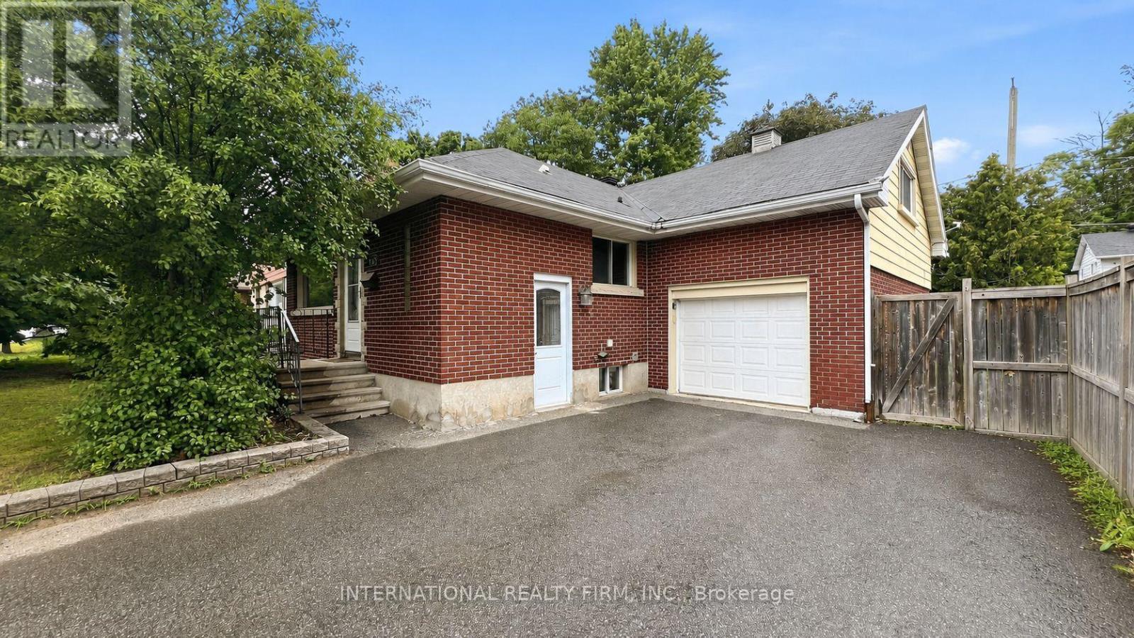 1213 Erindale Drive, Ottawa, ON