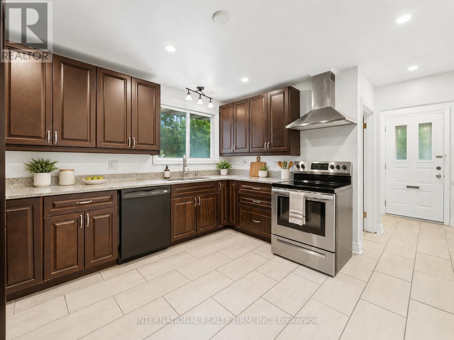 Kitchen - 1213 Erindale Drive, Ottawa, ON