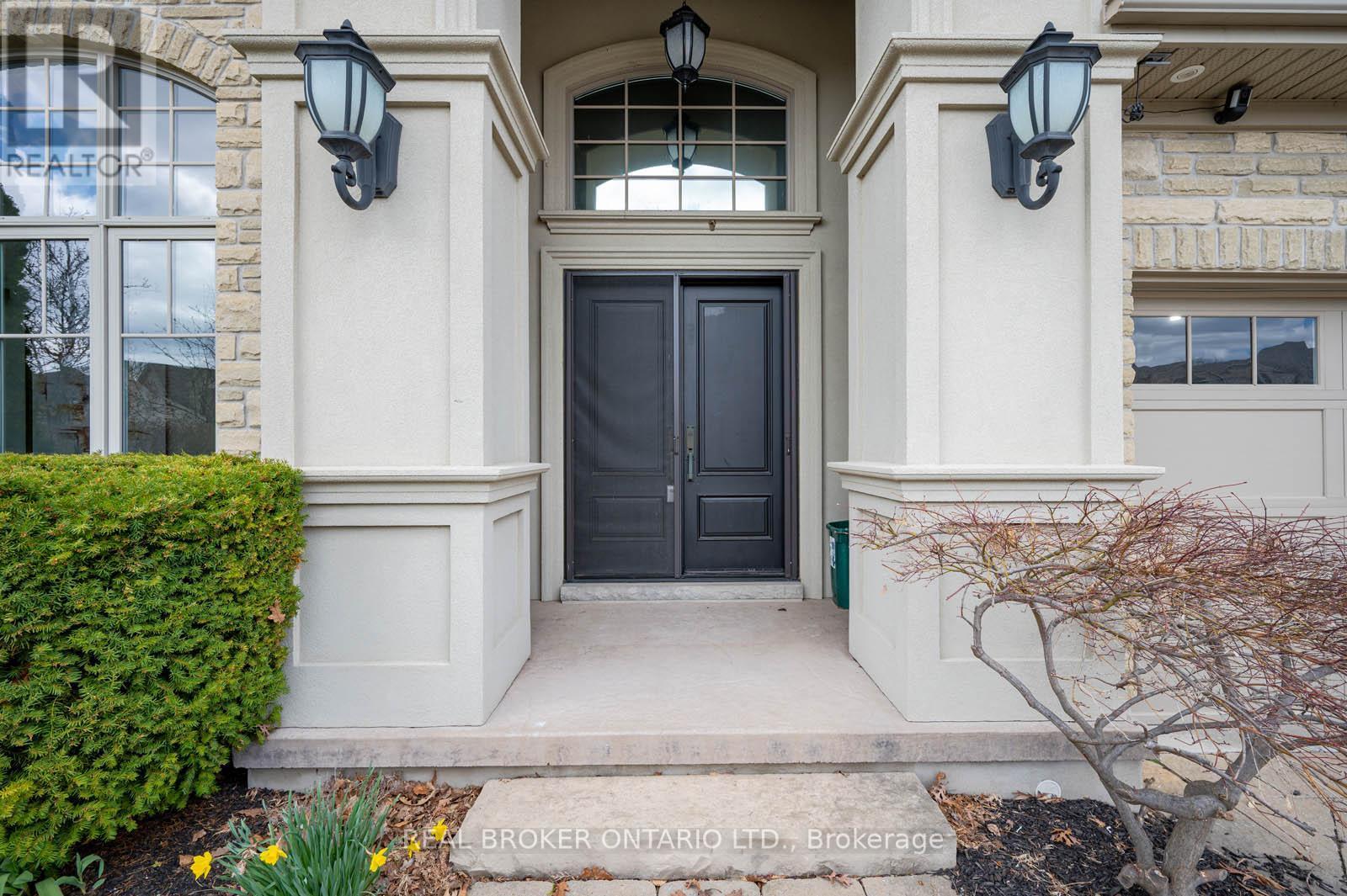 459 Deer Ridge Drive, Kitchener, ON
