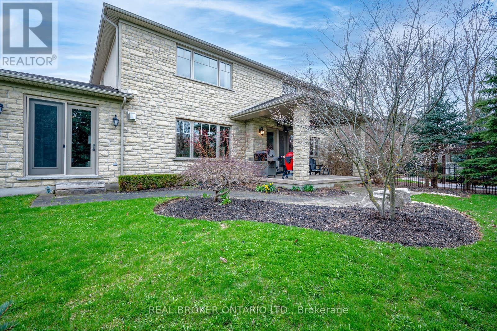459 Deer Ridge Drive, Kitchener, ON