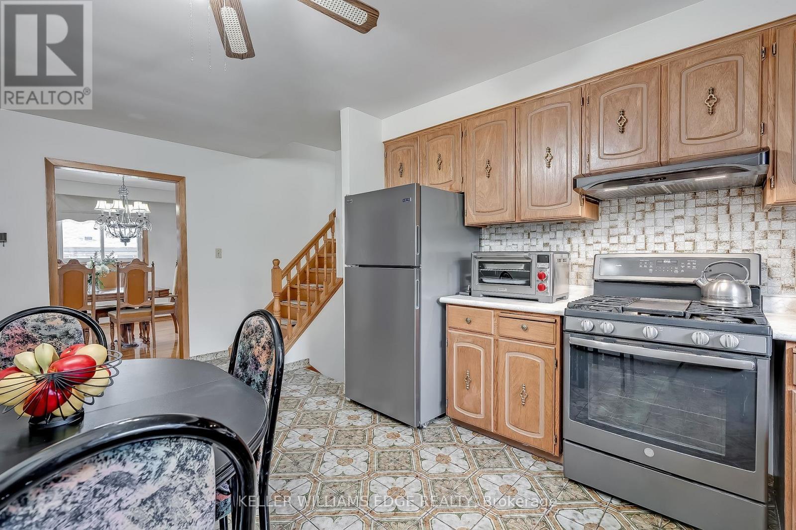7 Oakland Drive, Hamilton, ON
