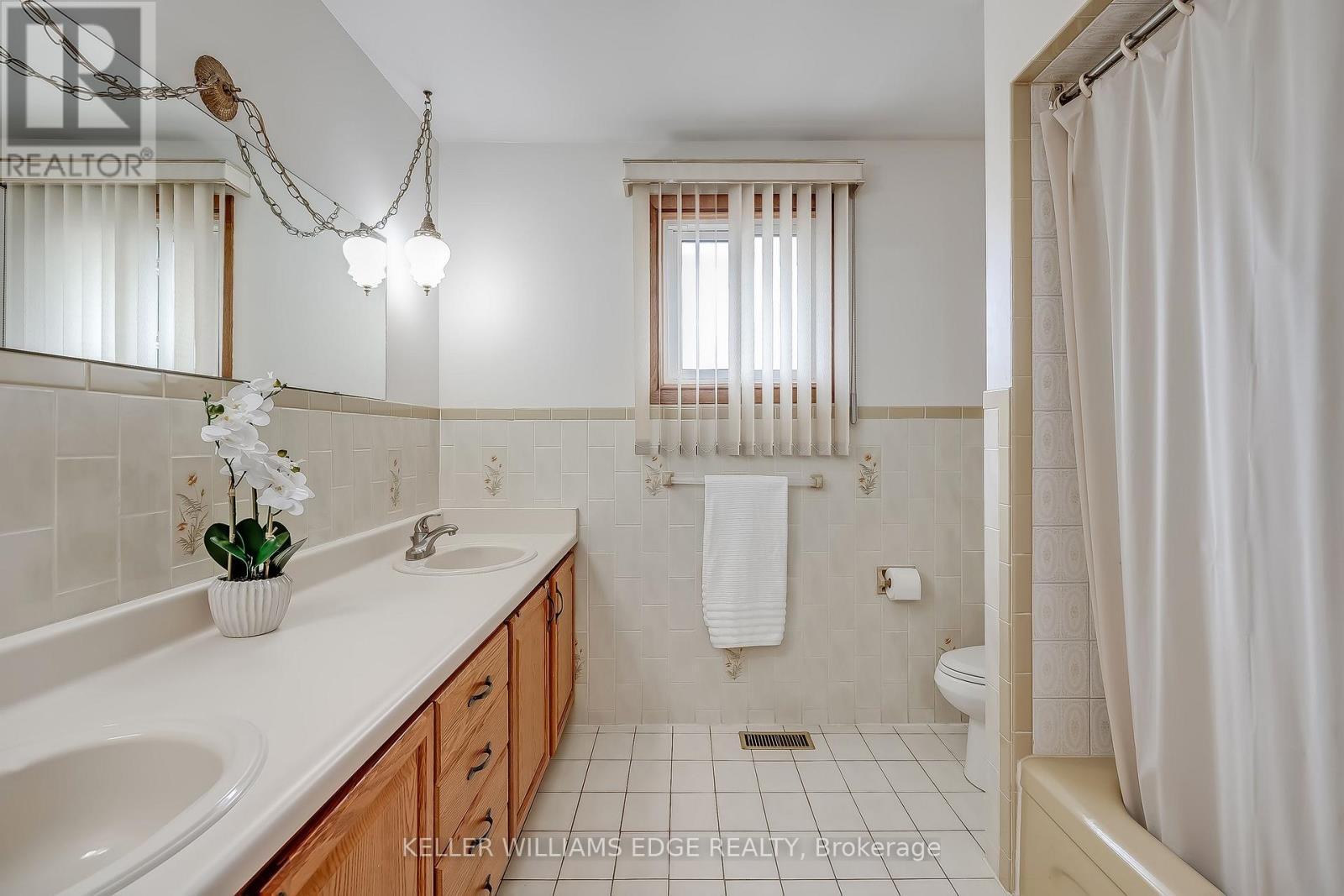 7 Oakland Drive, Hamilton, ON