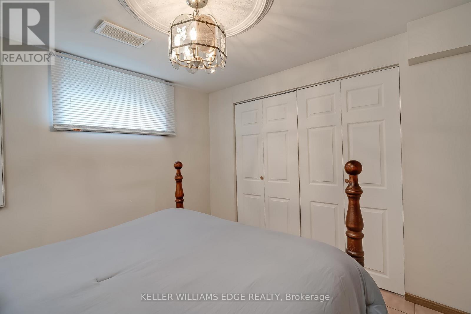 7 Oakland Drive, Hamilton, ON