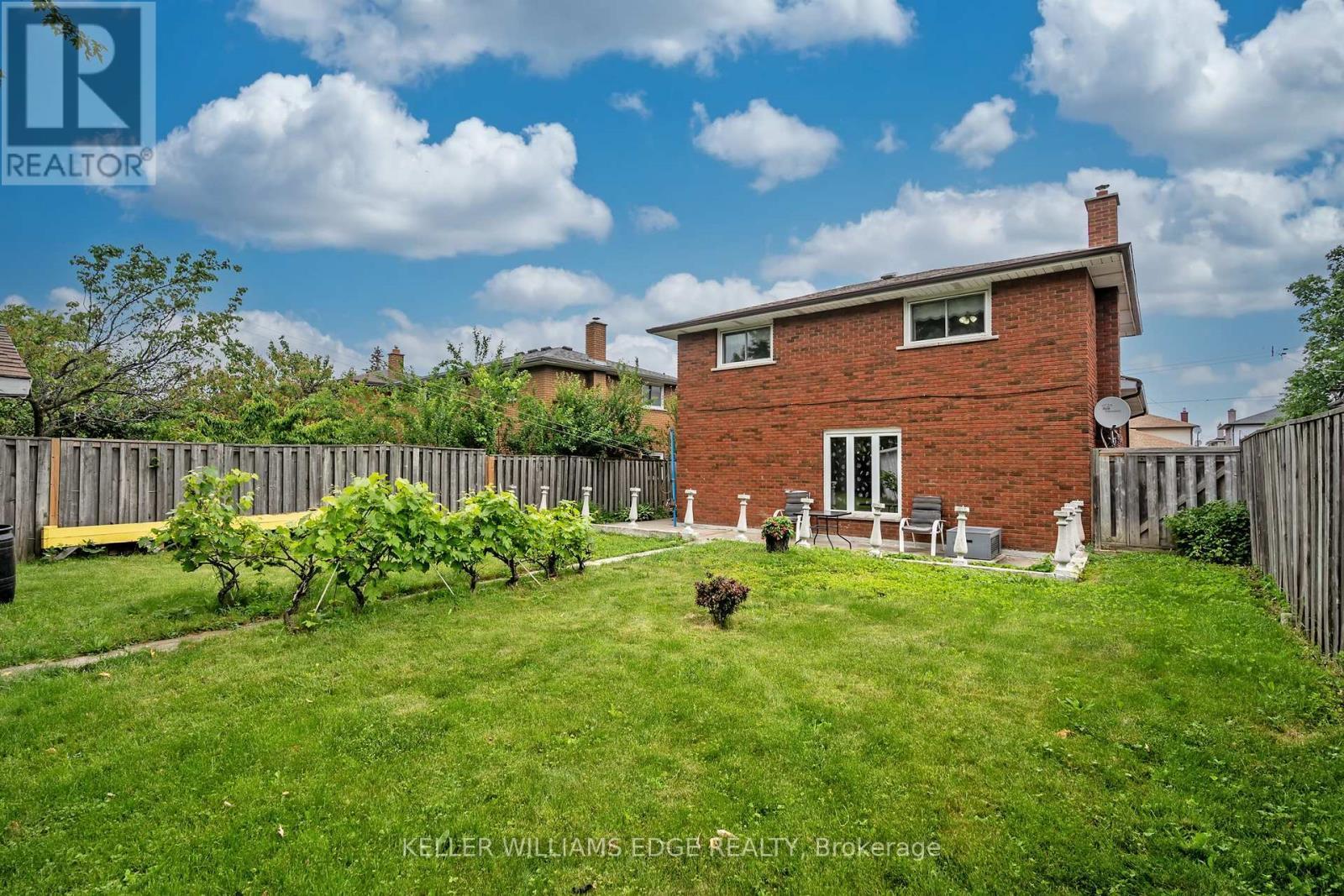 7 Oakland Drive, Hamilton, ON