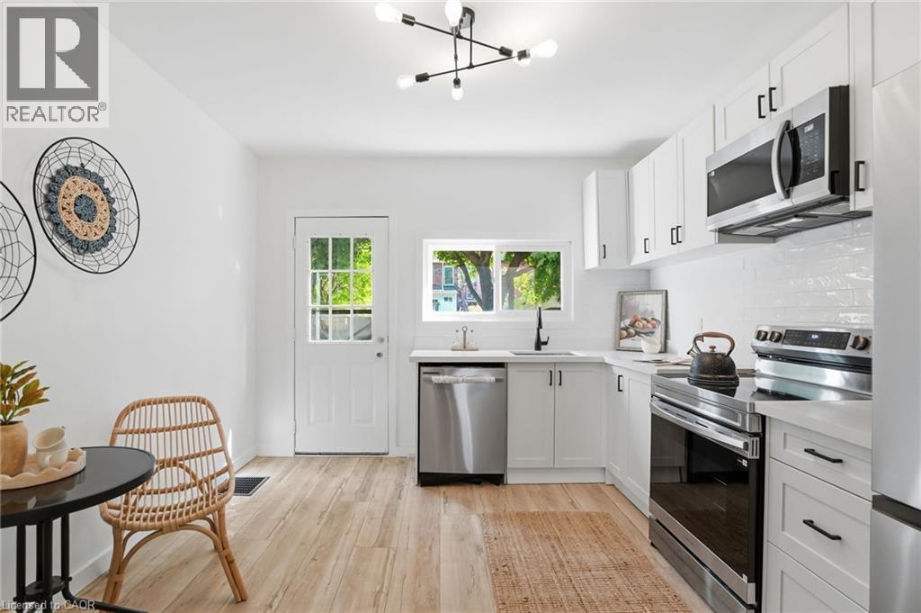 66 Mars Avenue, Hamilton, ON