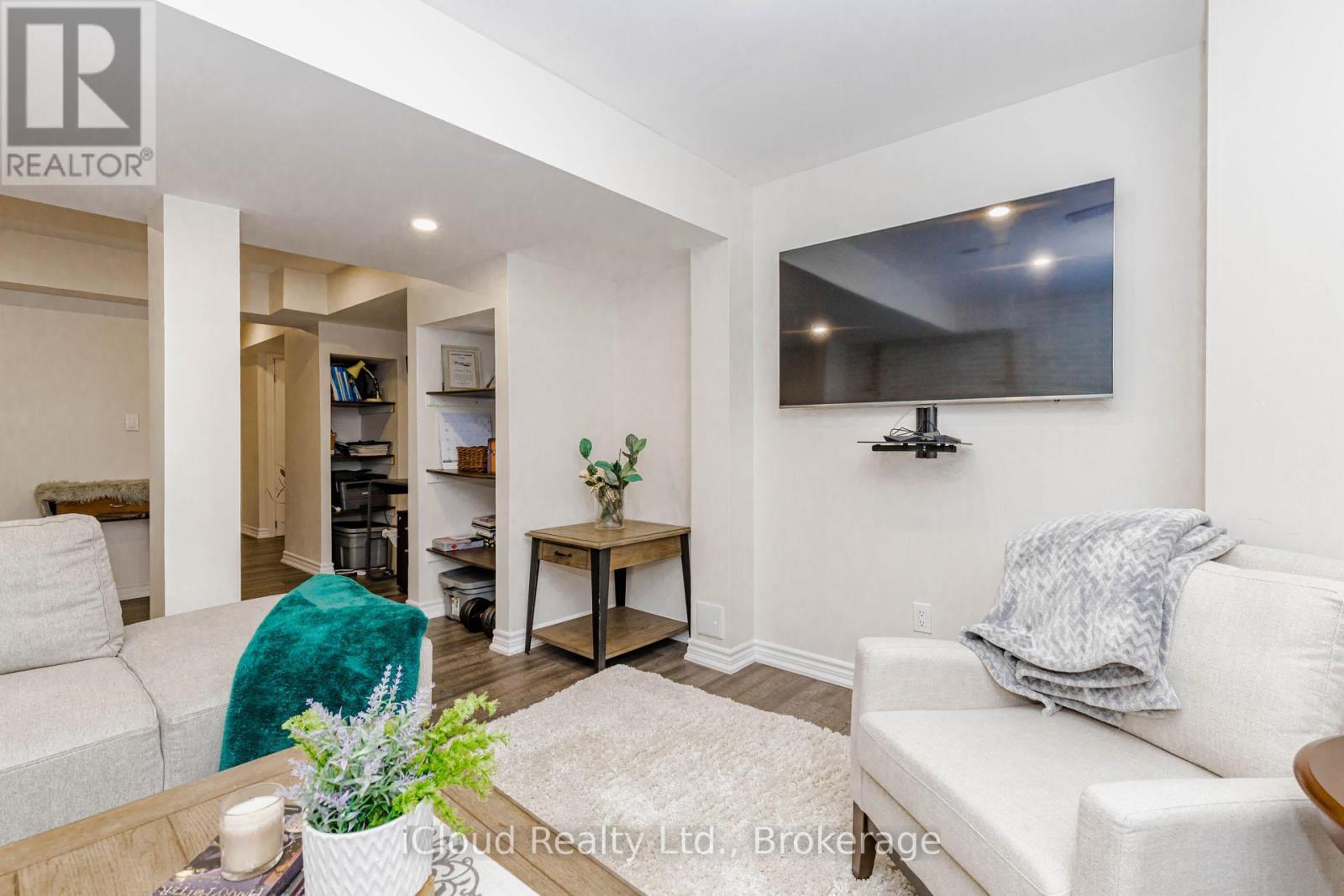 264 Etheridge Avenue, Milton, ON