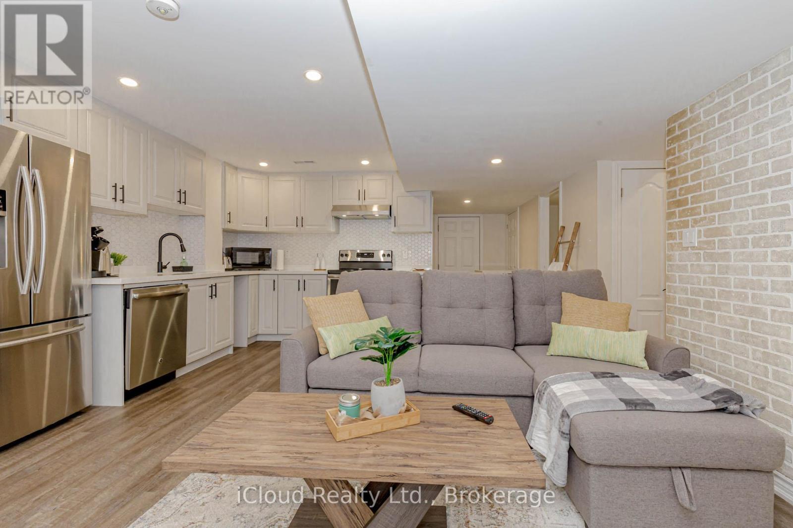 264 Etheridge Avenue, Milton, ON