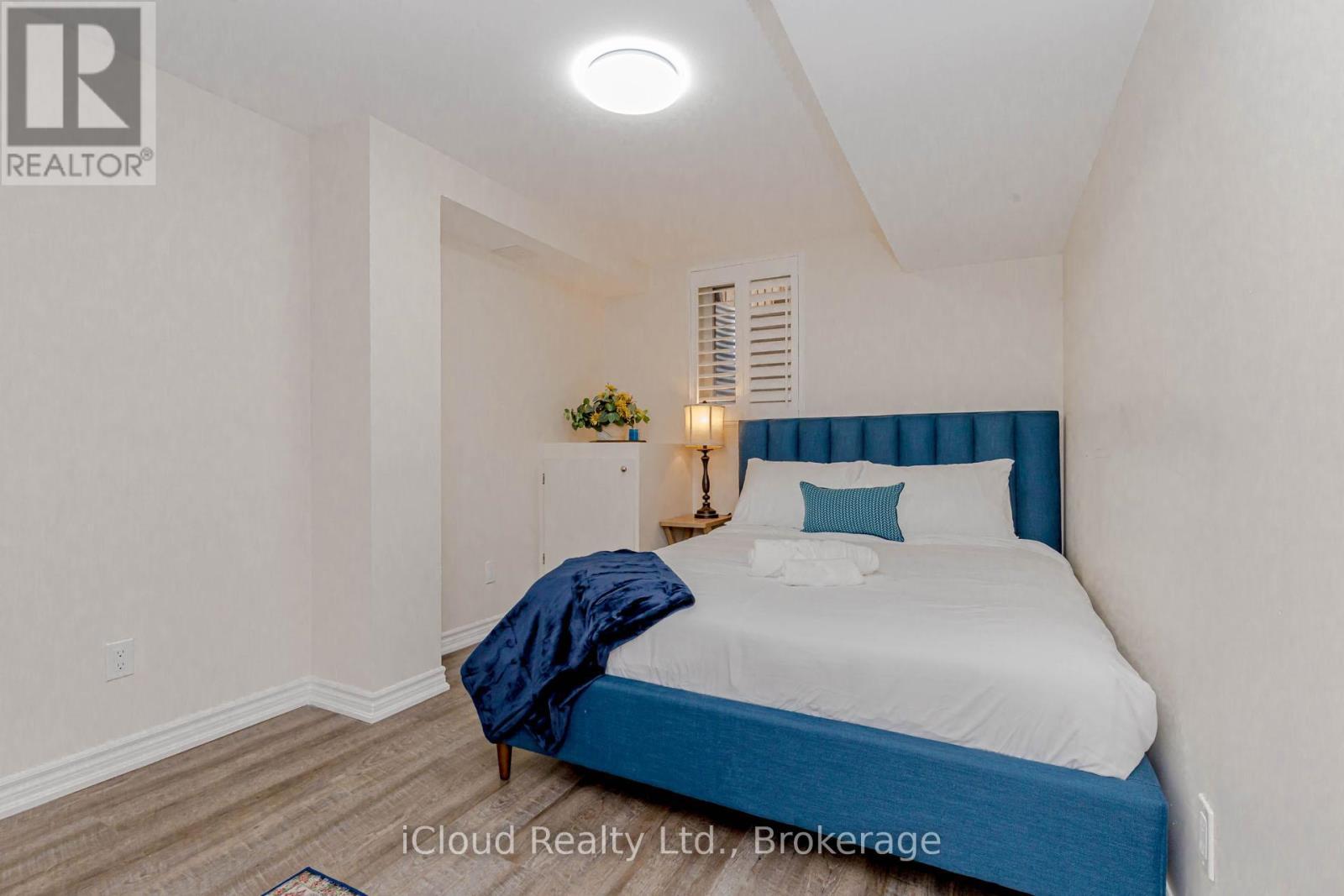 264 Etheridge Avenue, Milton, ON