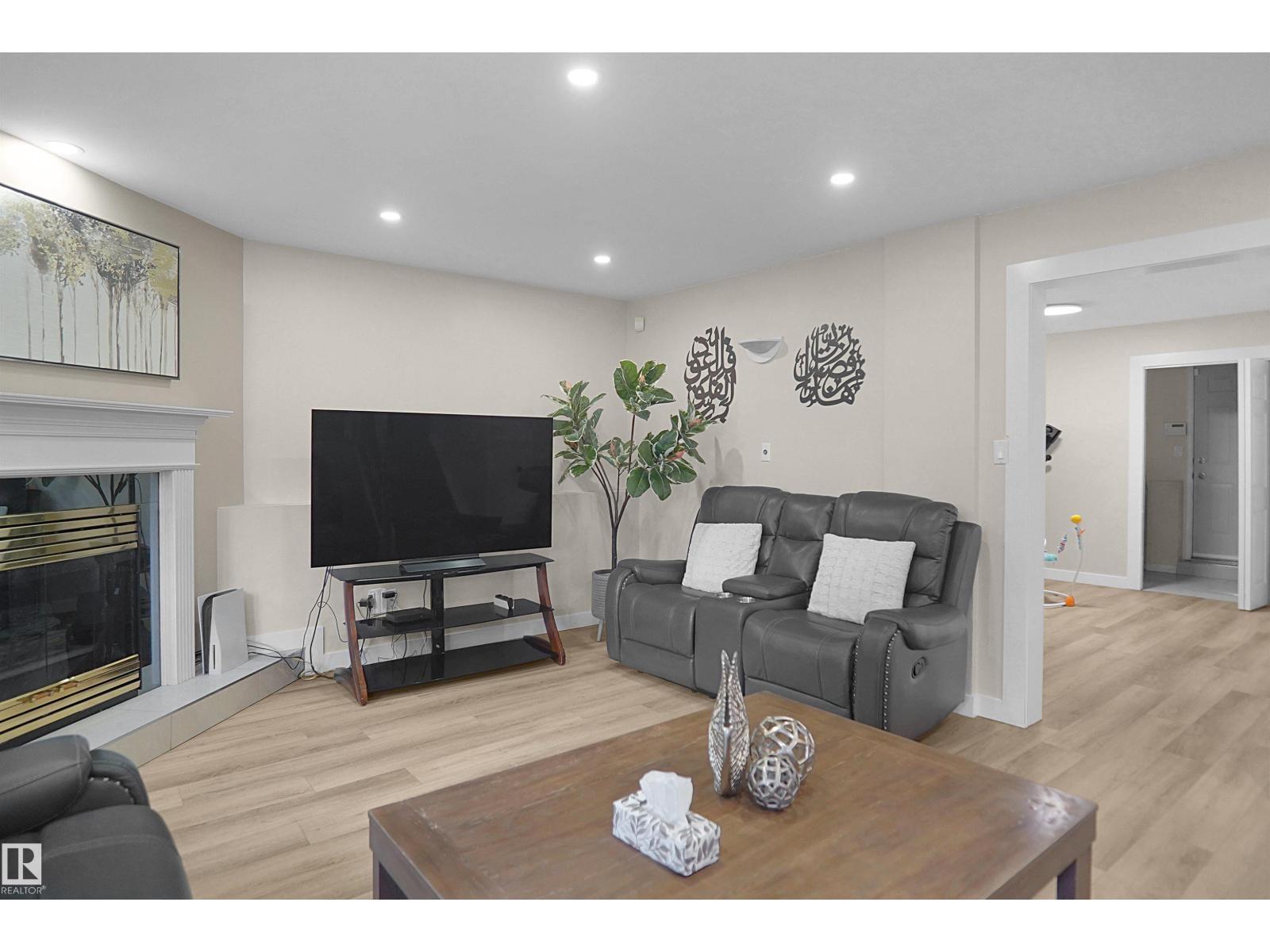 15536 70 St Nw, Edmonton, AB