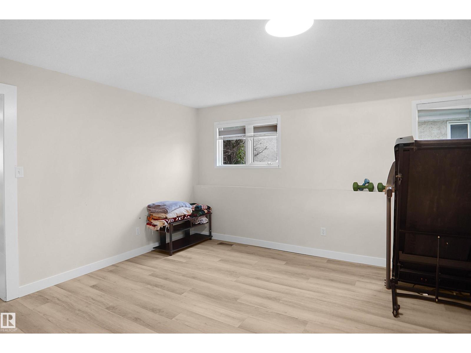 15536 70 St Nw, Edmonton, AB