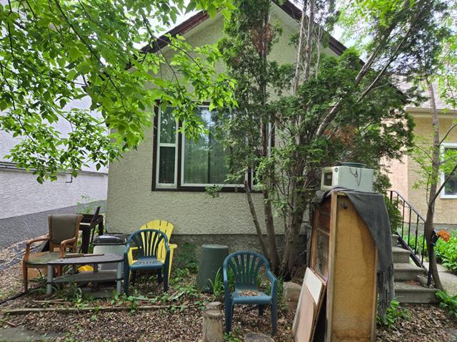 1112 Brazier St, Winnipeg, MB
