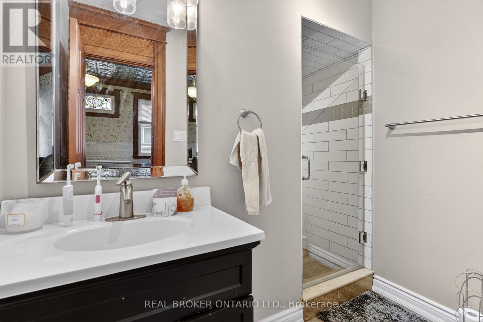 137 Sherman Avenue S, Hamilton, ON