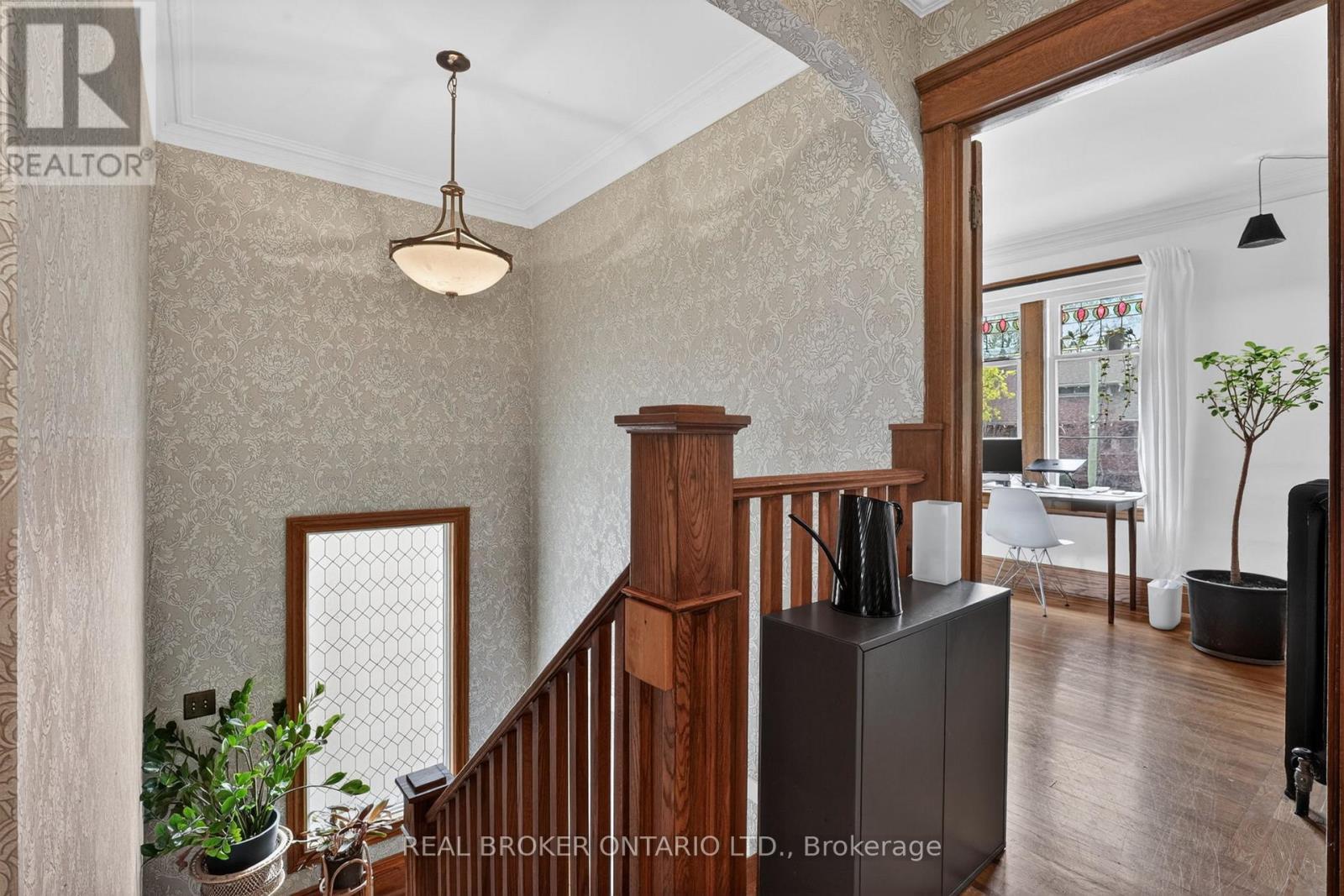 137 Sherman Avenue S, Hamilton, ON