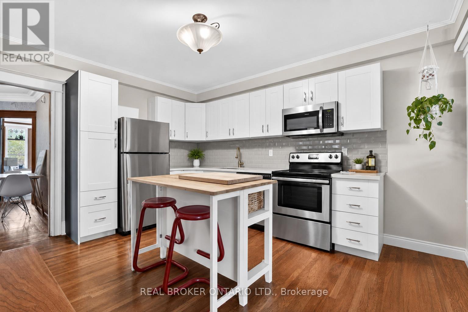VS - 137 Sherman Avenue S, Hamilton, ON