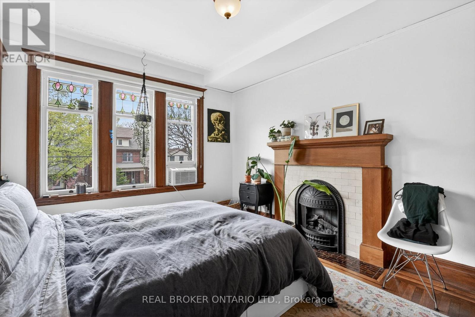 137 Sherman Avenue S, Hamilton, ON
