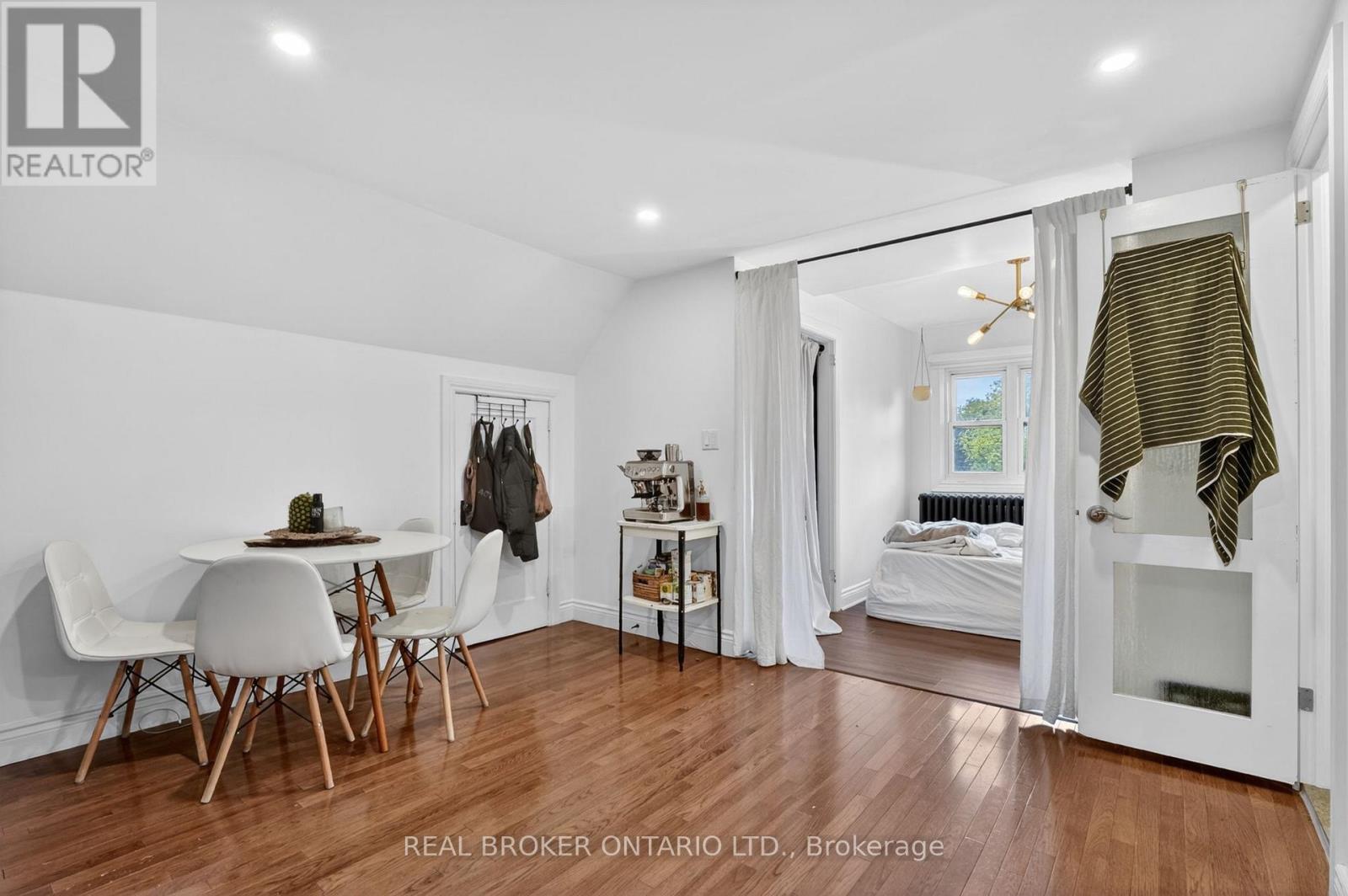 137 Sherman Avenue S, Hamilton, ON