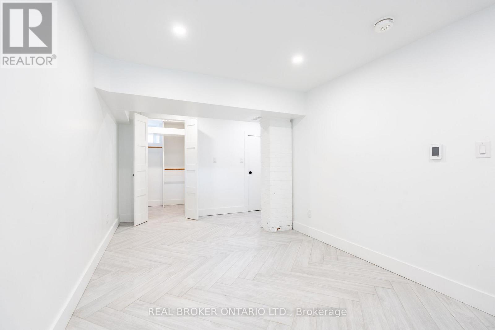 137 Sherman Avenue S, Hamilton, ON