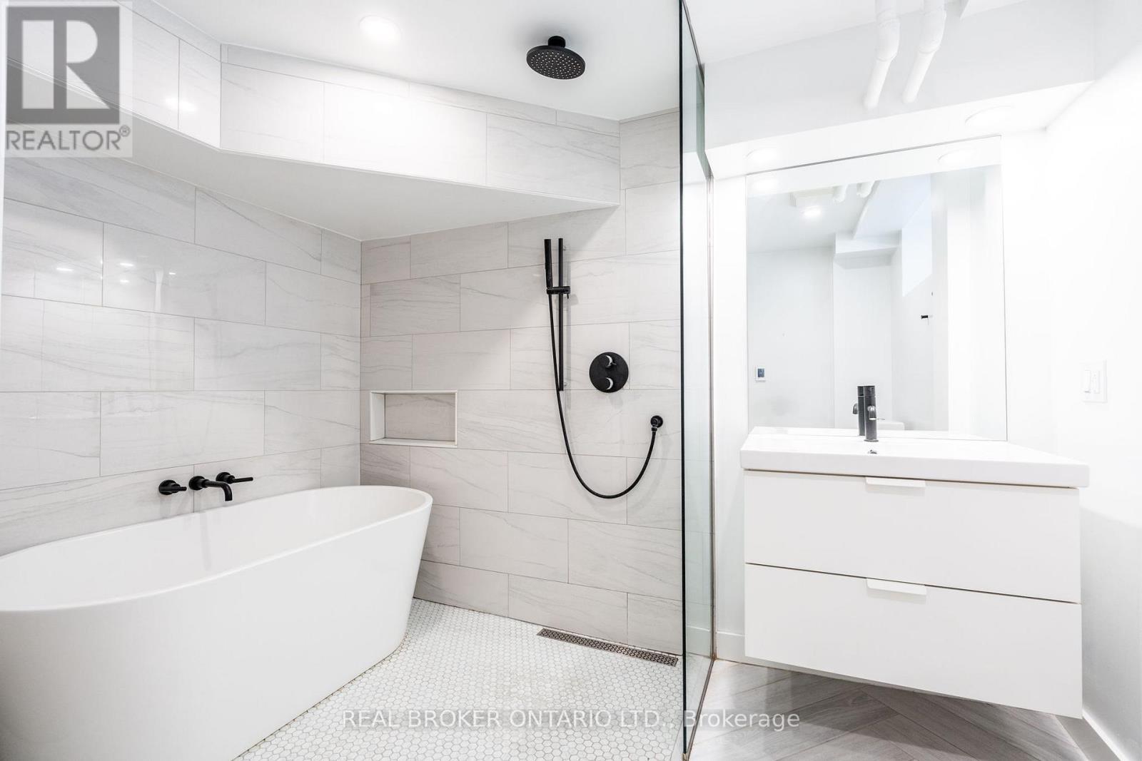 137 Sherman Avenue S, Hamilton, ON