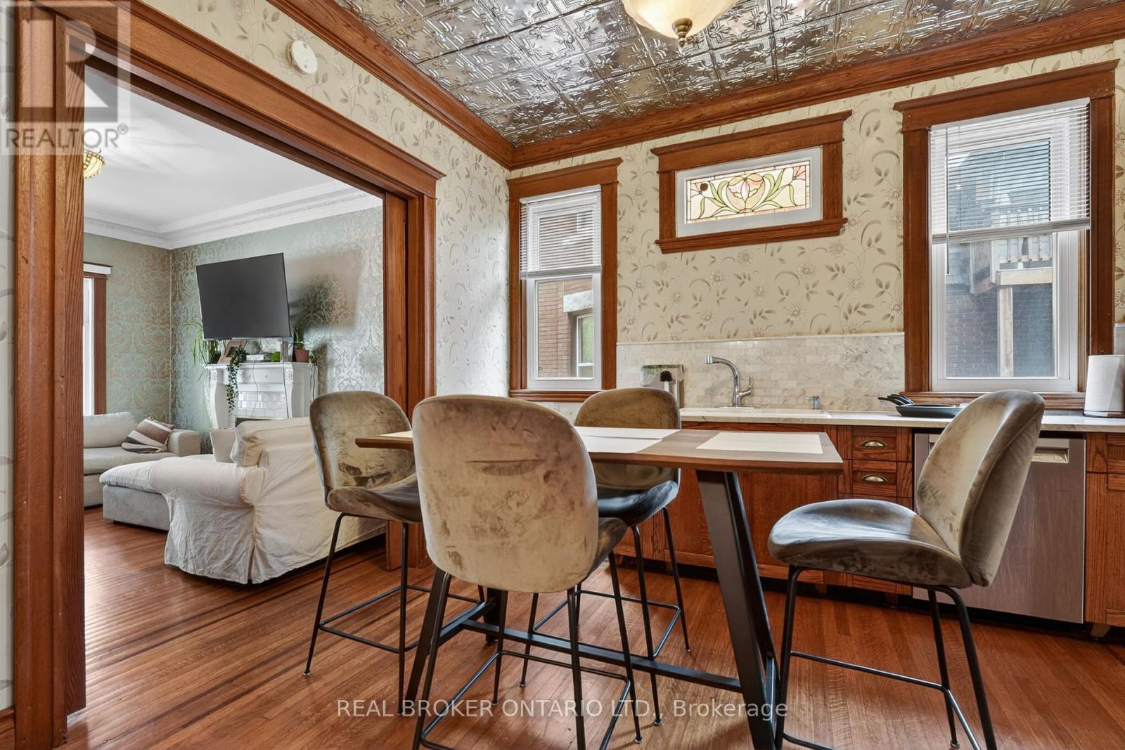 137 Sherman Avenue S, Hamilton, ON