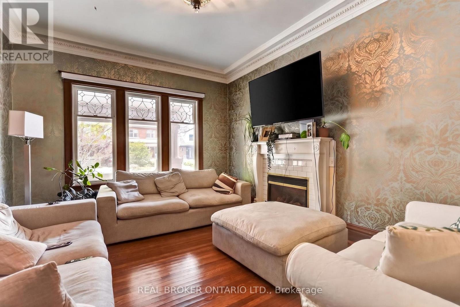137 Sherman Avenue S, Hamilton, ON